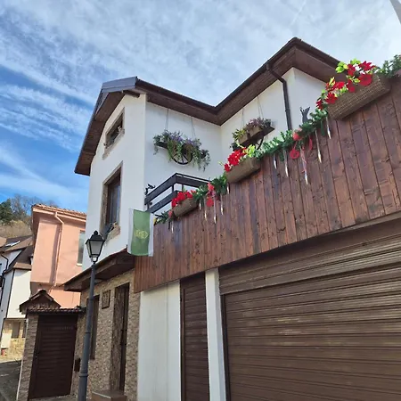 דירה Shesti Uchastak