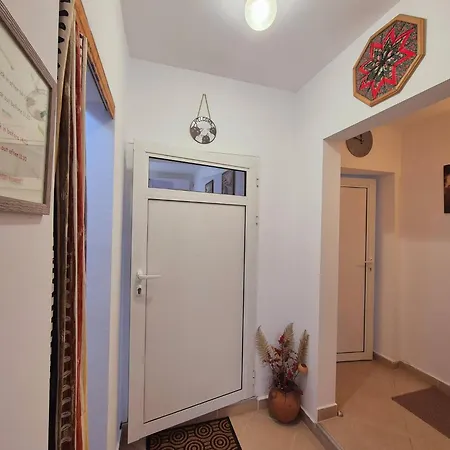 Shesti Uchastak Apartment *